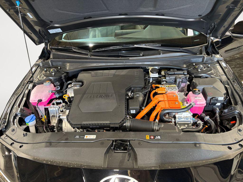 new 2025 Hyundai ELANTRA HEV car, priced at $25,883