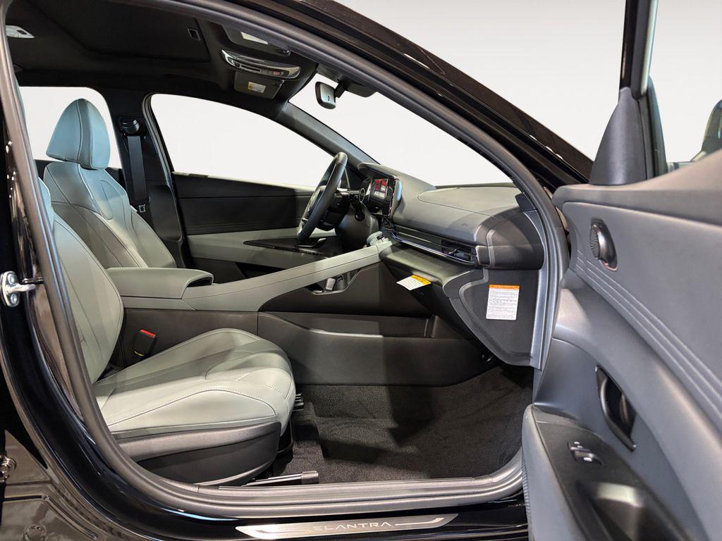 new 2025 Hyundai ELANTRA HEV car, priced at $25,883