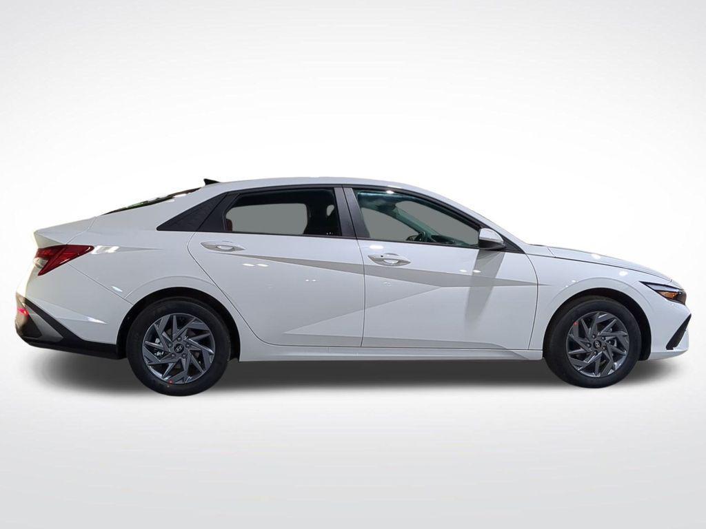 new 2025 Hyundai ELANTRA HEV car, priced at $22,022