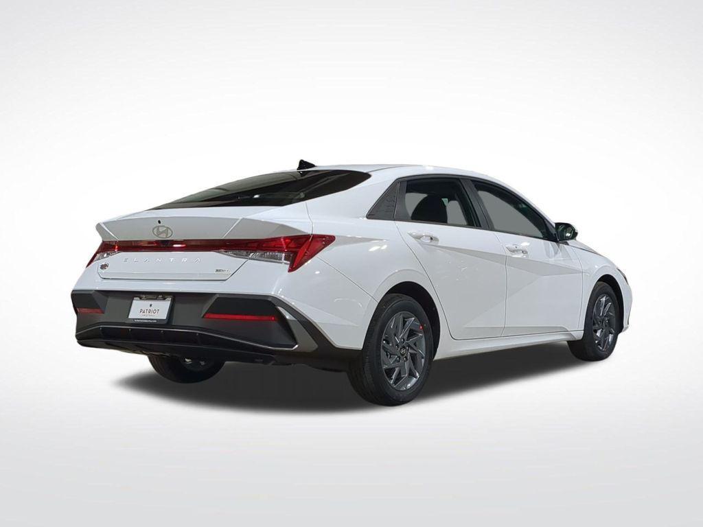 new 2025 Hyundai ELANTRA HEV car, priced at $22,022