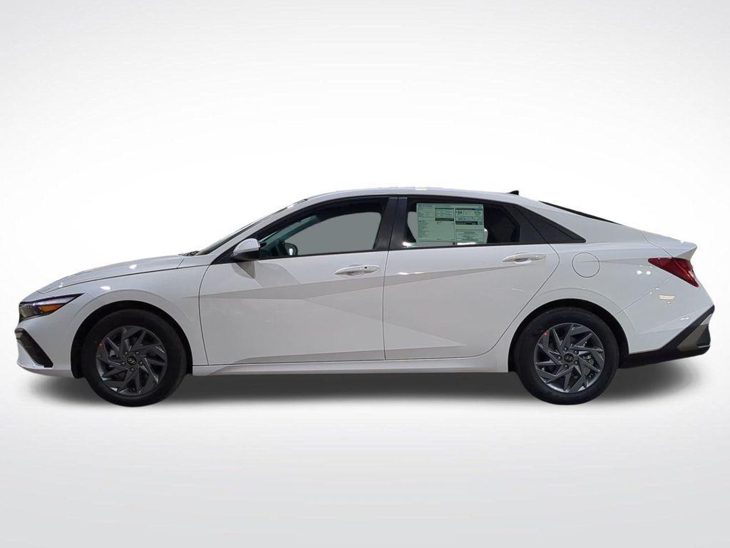 new 2025 Hyundai ELANTRA HEV car, priced at $22,022