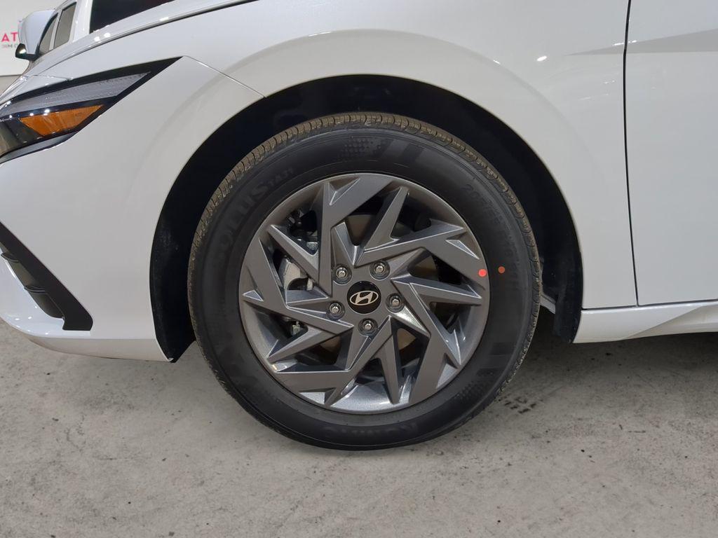new 2025 Hyundai ELANTRA HEV car, priced at $22,022
