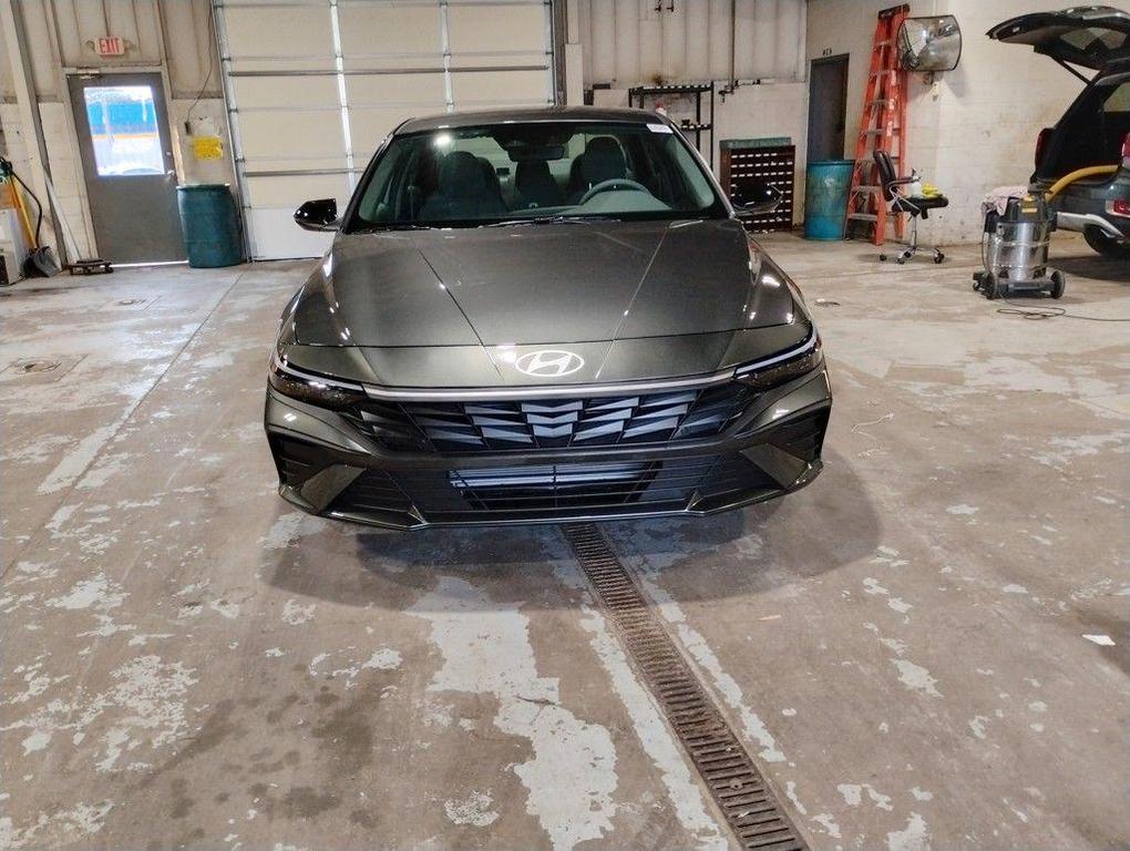 new 2025 Hyundai Elantra car, priced at $21,239