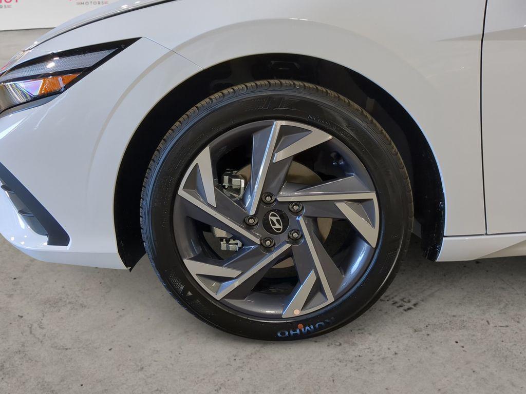 new 2025 Hyundai Elantra car, priced at $21,660