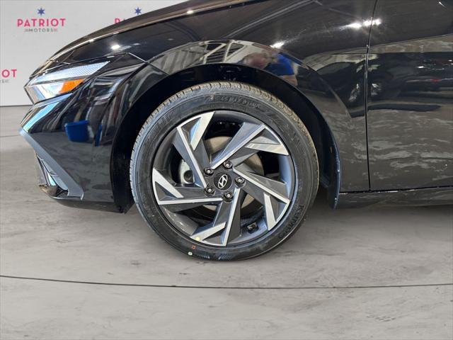 new 2025 Hyundai Elantra car, priced at $22,964