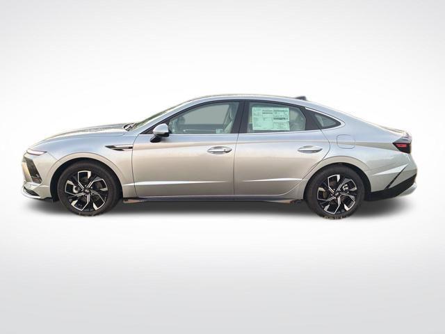 new 2025 Hyundai Sonata car, priced at $25,707
