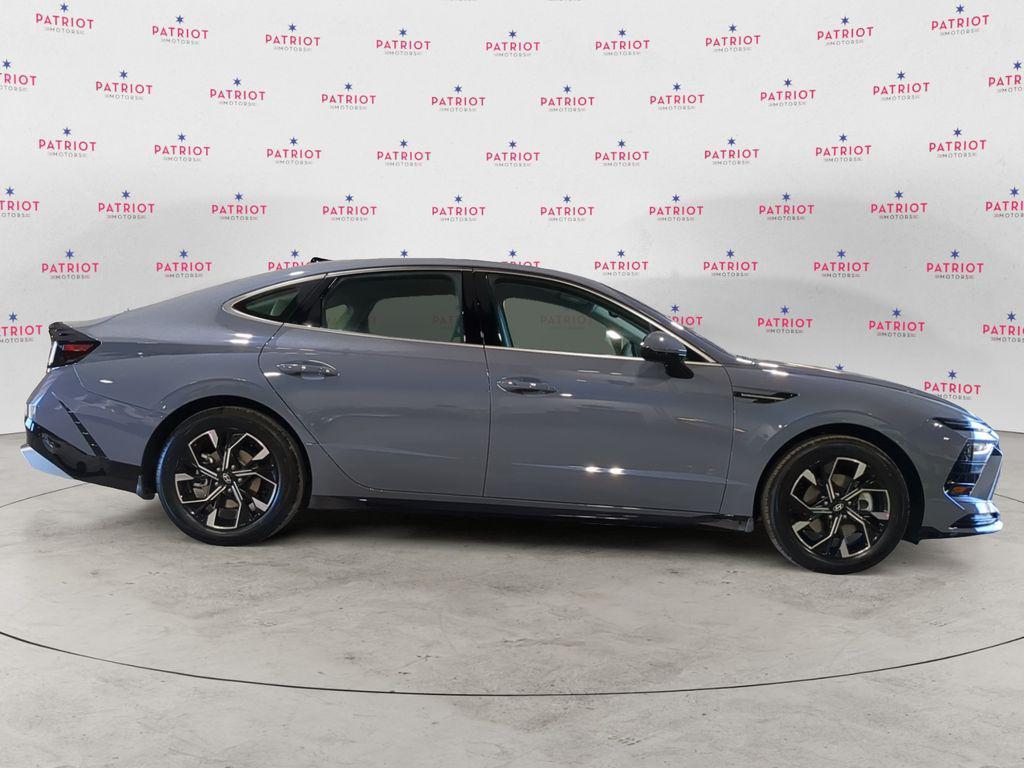 new 2025 Hyundai Sonata car, priced at $25,564