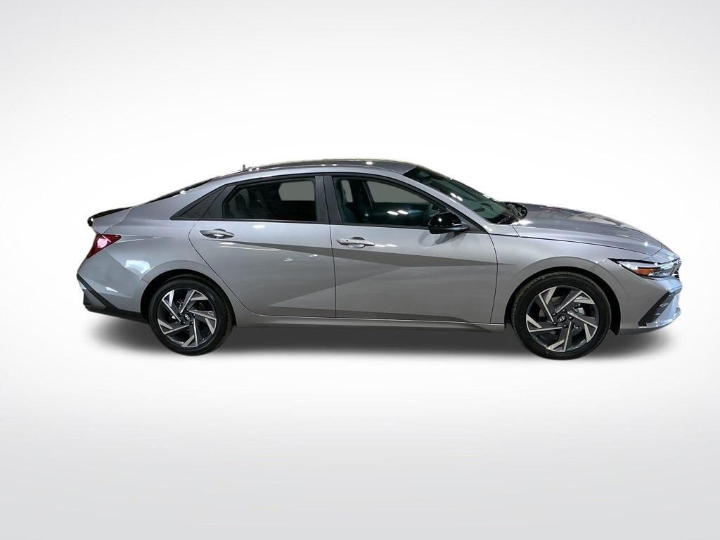 new 2025 Hyundai Elantra car, priced at $21,309