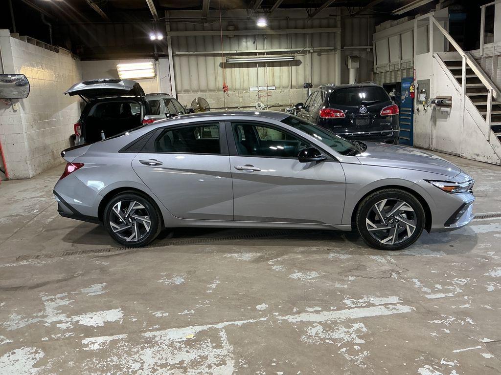 new 2025 Hyundai Elantra car, priced at $21,309
