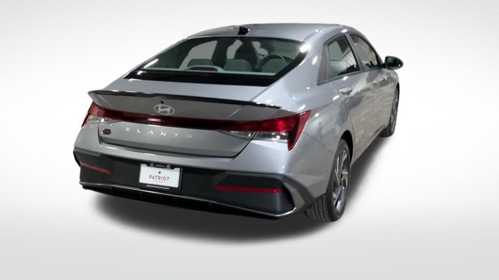 new 2025 Hyundai Elantra car, priced at $21,309