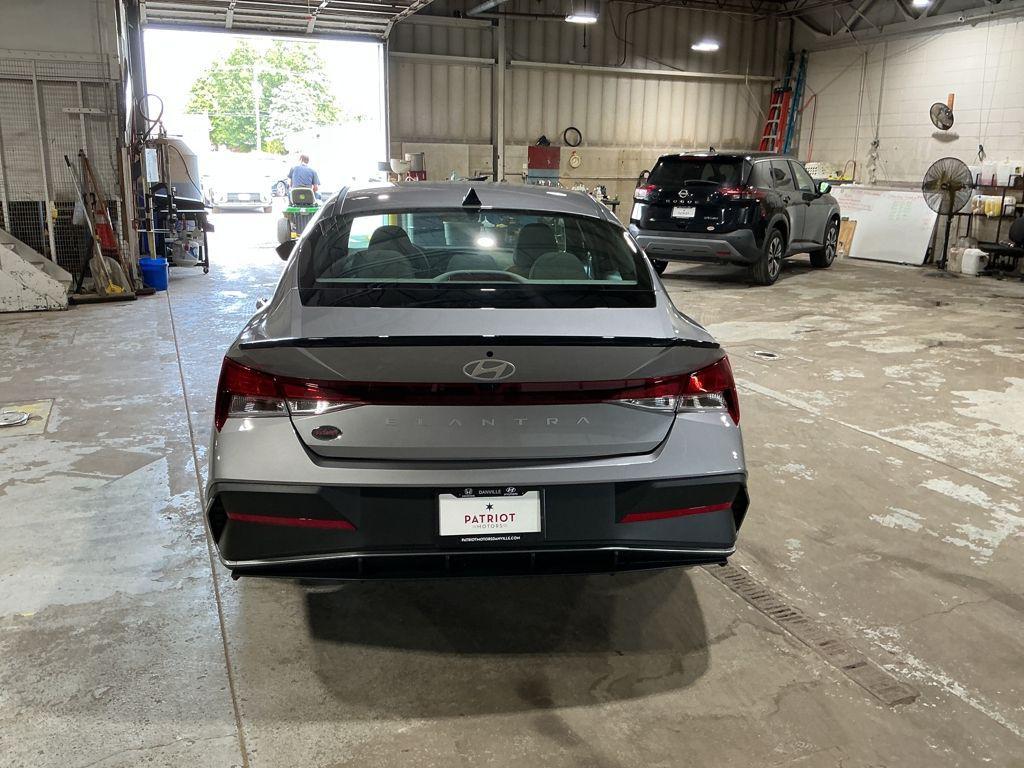 new 2025 Hyundai Elantra car, priced at $21,309