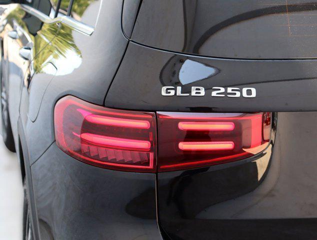 new 2024 Mercedes-Benz GLB 250 car, priced at $51,215
