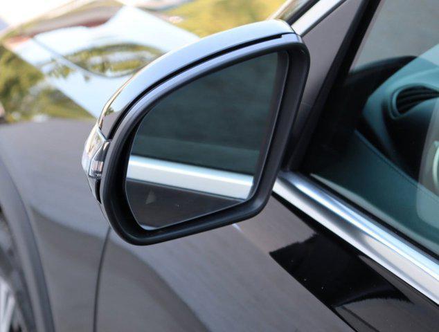 new 2024 Mercedes-Benz GLB 250 car, priced at $51,215