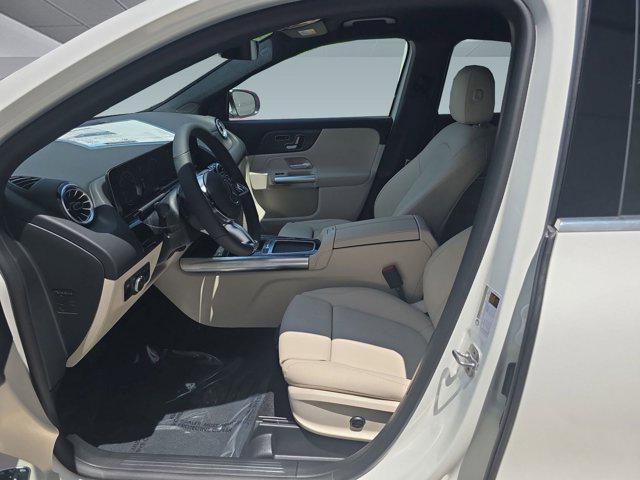 new 2025 Mercedes-Benz GLA 250 car, priced at $47,295