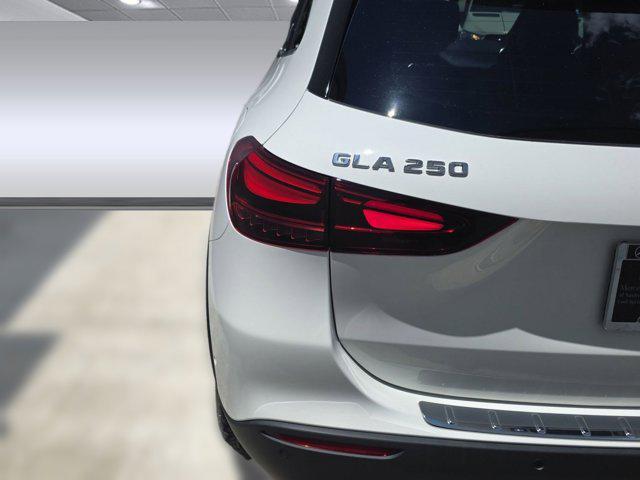 new 2025 Mercedes-Benz GLA 250 car, priced at $47,295