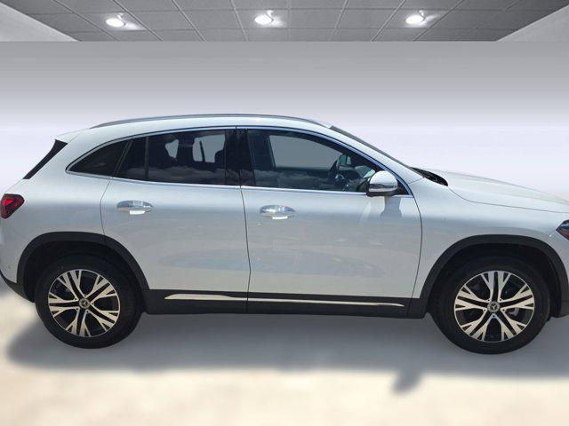 new 2025 Mercedes-Benz GLA 250 car, priced at $47,295