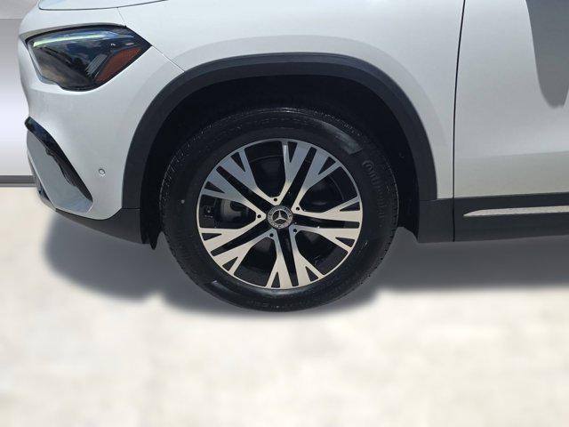 new 2025 Mercedes-Benz GLA 250 car, priced at $47,295