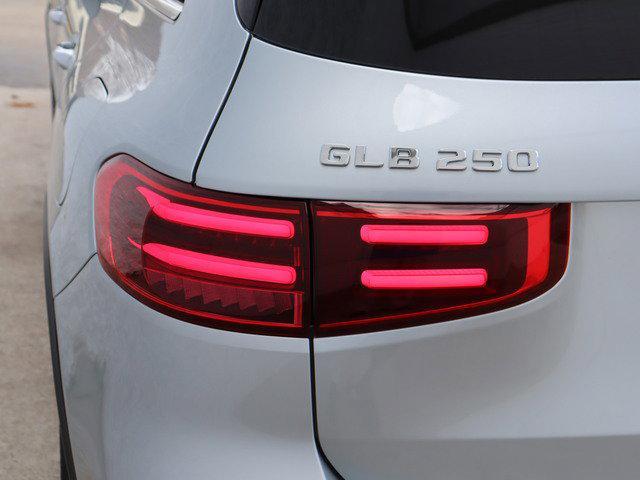 new 2025 Mercedes-Benz GLB 250 car, priced at $53,005