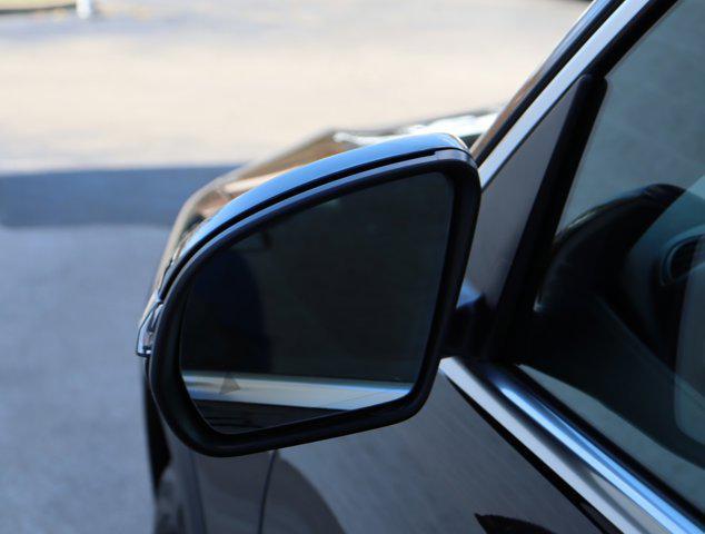 new 2024 Mercedes-Benz GLB 250 car, priced at $51,215