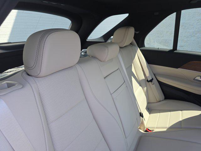 new 2025 Mercedes-Benz GLE 450 car, priced at $84,530