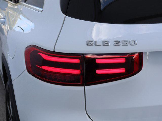 new 2025 Mercedes-Benz GLB 250 car, priced at $51,180