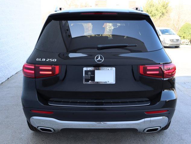 new 2024 Mercedes-Benz GLB 250 car, priced at $51,215