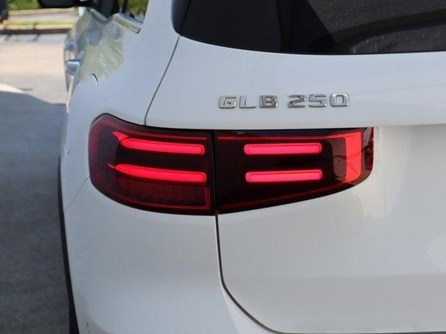 new 2024 Mercedes-Benz GLB 250 car, priced at $53,600