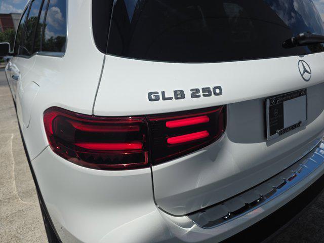 new 2025 Mercedes-Benz GLB 250 car, priced at $49,255