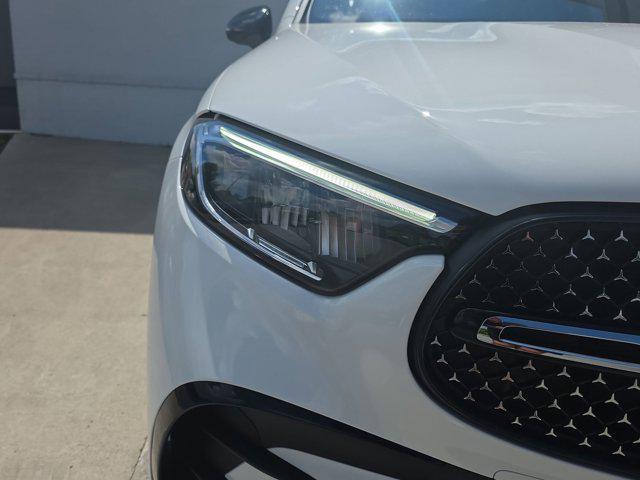 new 2025 Mercedes-Benz GLC 300 car, priced at $60,755