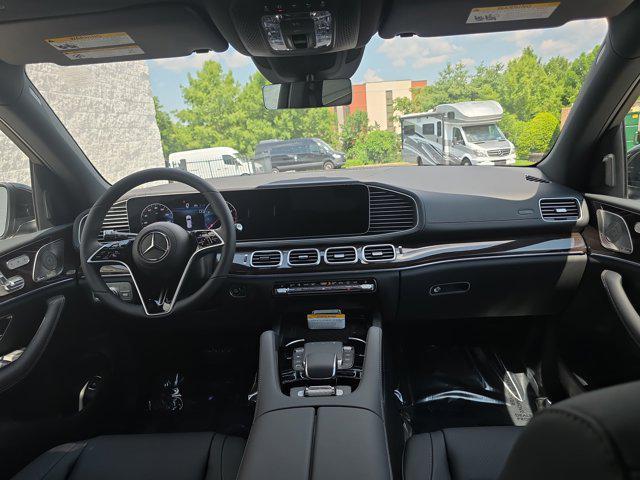 new 2025 Mercedes-Benz GLS 450 car, priced at $92,275