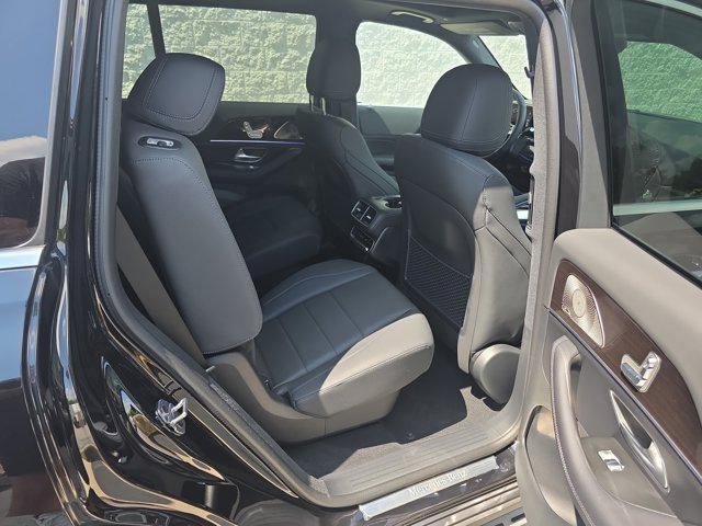 new 2025 Mercedes-Benz GLS 450 car, priced at $92,275