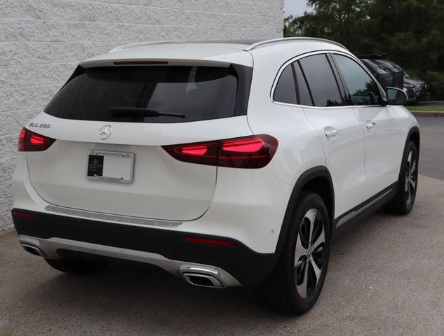 new 2025 Mercedes-Benz GLA 250 car, priced at $49,330