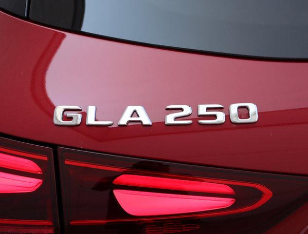 new 2025 Mercedes-Benz GLA 250 car, priced at $51,860