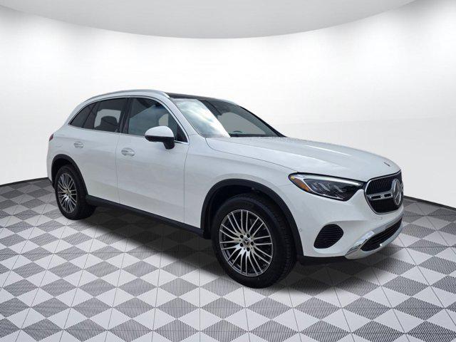 new 2026 Mercedes-Benz GLC 300 car, priced at $61,150