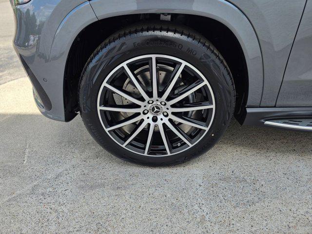 new 2026 Mercedes-Benz GLS 580 car, priced at $131,315