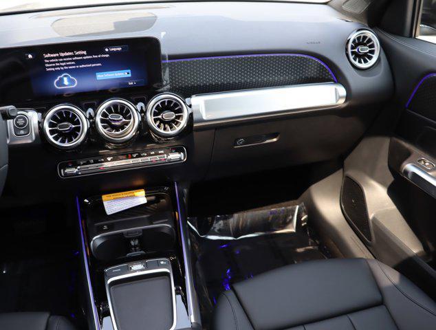 new 2024 Mercedes-Benz GLB 250 car, priced at $51,215
