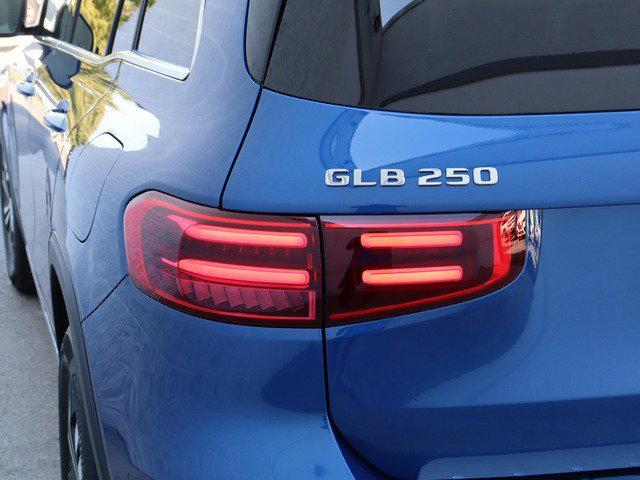 new 2025 Mercedes-Benz GLB 250 car, priced at $51,160