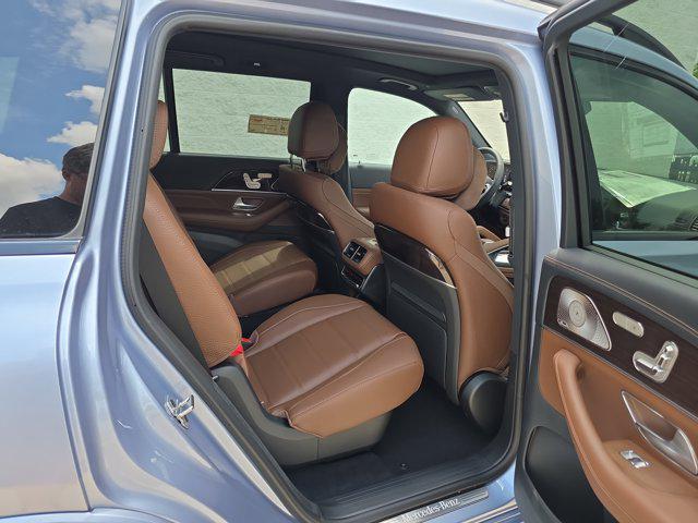 new 2025 Mercedes-Benz GLS 450 car, priced at $114,115