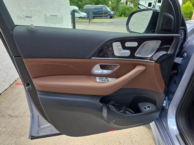 new 2025 Mercedes-Benz GLS 450 car, priced at $114,115