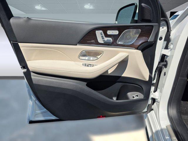 new 2026 Mercedes-Benz GLS 450 car