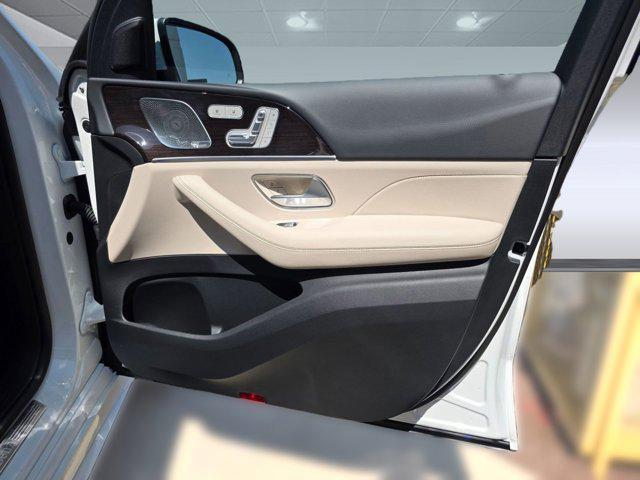 new 2026 Mercedes-Benz GLS 450 car