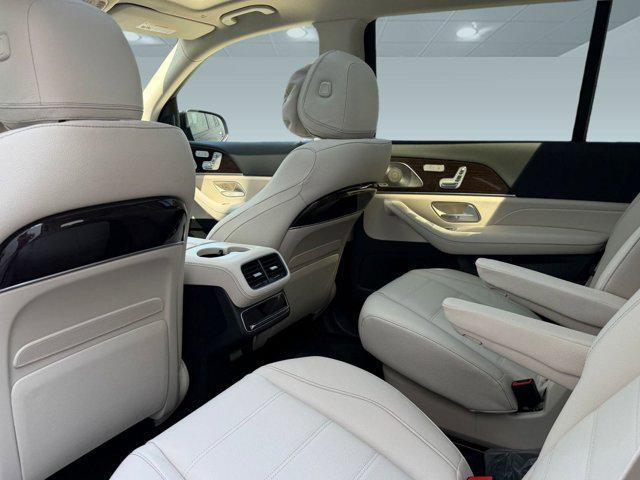 new 2026 Mercedes-Benz GLS 450 car