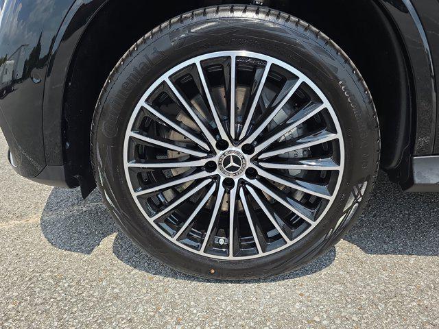 new 2025 Mercedes-Benz GLC 300 car, priced at $71,045