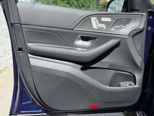 new 2025 Mercedes-Benz GLE 450 car, priced at $106,005