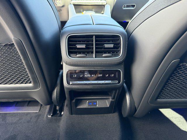new 2025 Mercedes-Benz GLE 450 car, priced at $106,005