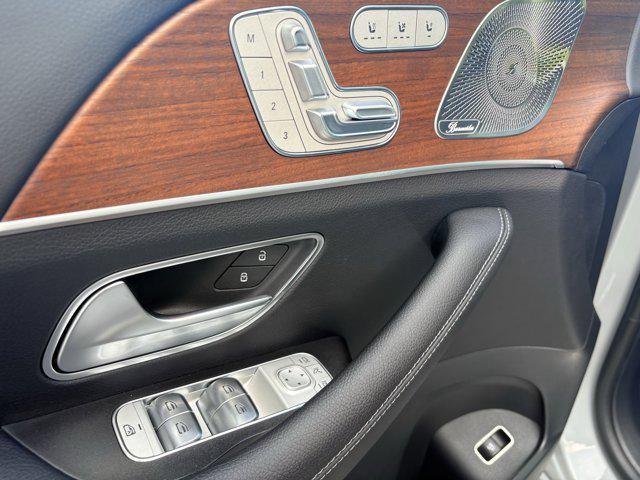 new 2025 Mercedes-Benz GLE 450 car, priced at $85,630