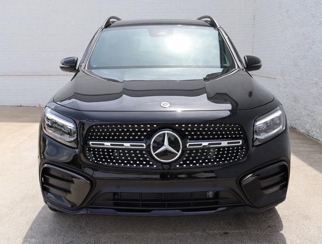 new 2024 Mercedes-Benz GLB 250 car, priced at $54,620