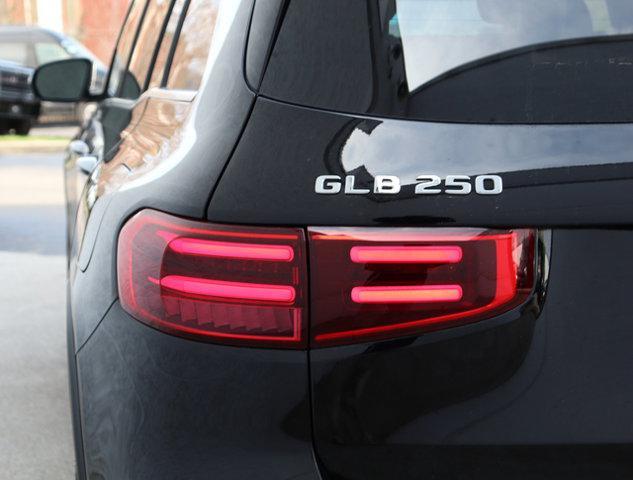 new 2024 Mercedes-Benz GLB 250 car, priced at $45,995