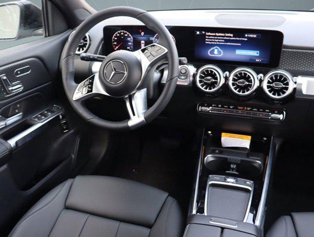 new 2024 Mercedes-Benz GLB 250 car, priced at $45,995