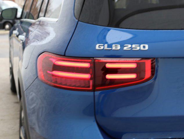 new 2024 Mercedes-Benz GLB 250 car, priced at $51,190
